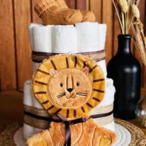 Luiertaart met knisperknuffel - Leeuw