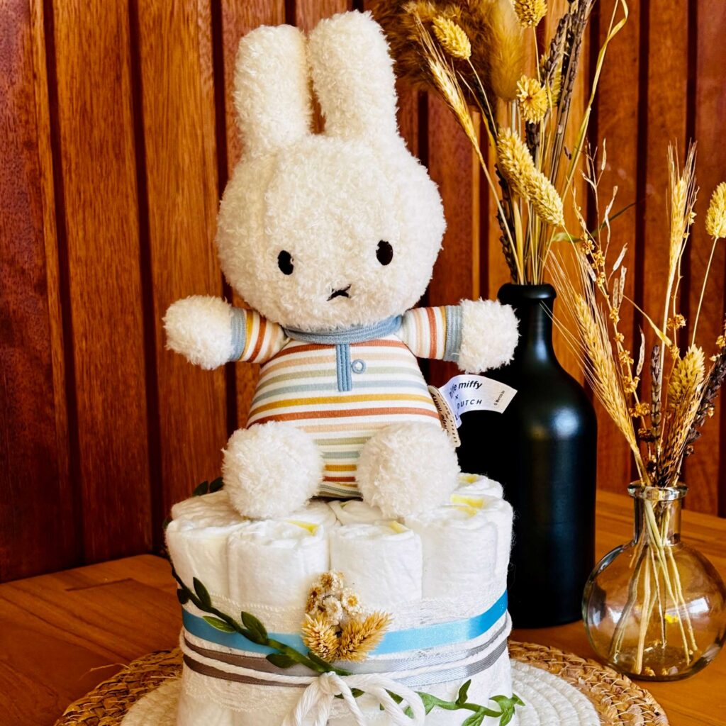 Nijntje luiertaart vintage sunny stripes handgemaakt cadeau