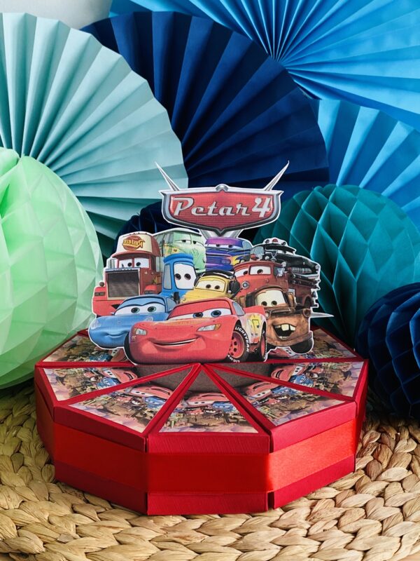 Traktatie taart Cars/McQueen
