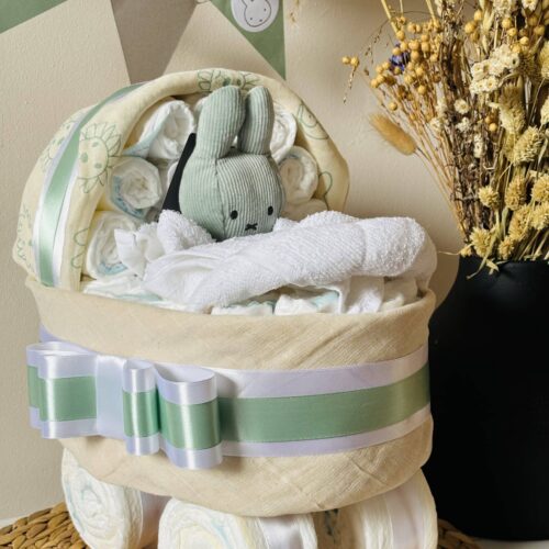 Luiertaart wandelwagen met Nijntje groen – kraamcadeau