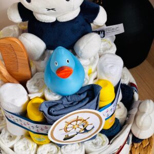Babyshower cadeau jongen met Pampers en Zwitsal producten