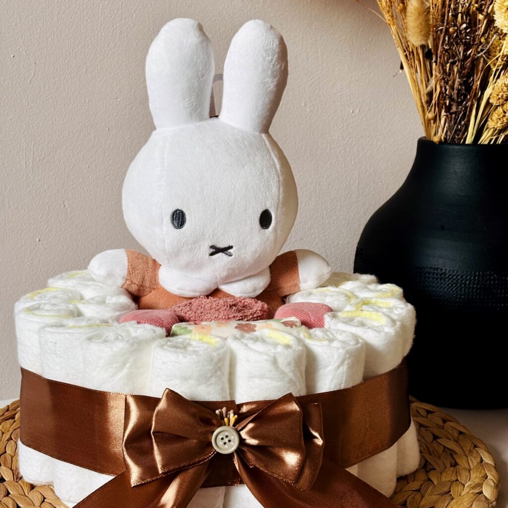 Luiertaart met Nijntje Terracotta handgemaakt kraamcadeau