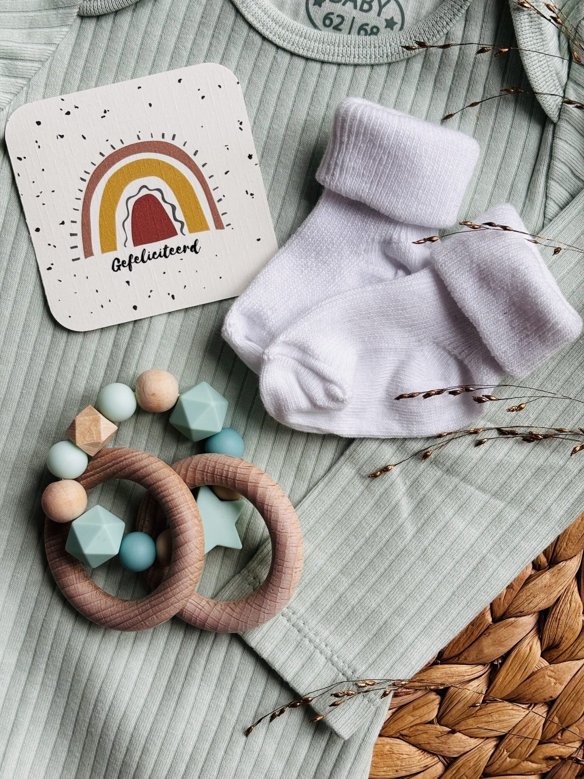 Kraamcadeau met bijtring - mint