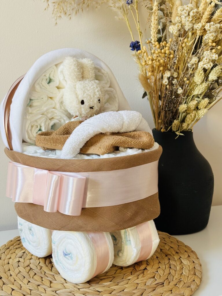 Luiertaart Wandelwagen met Nijntje – Vintage Flowers