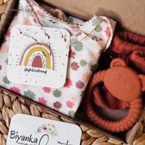 Kraamcadeau met bijtring - Flowers